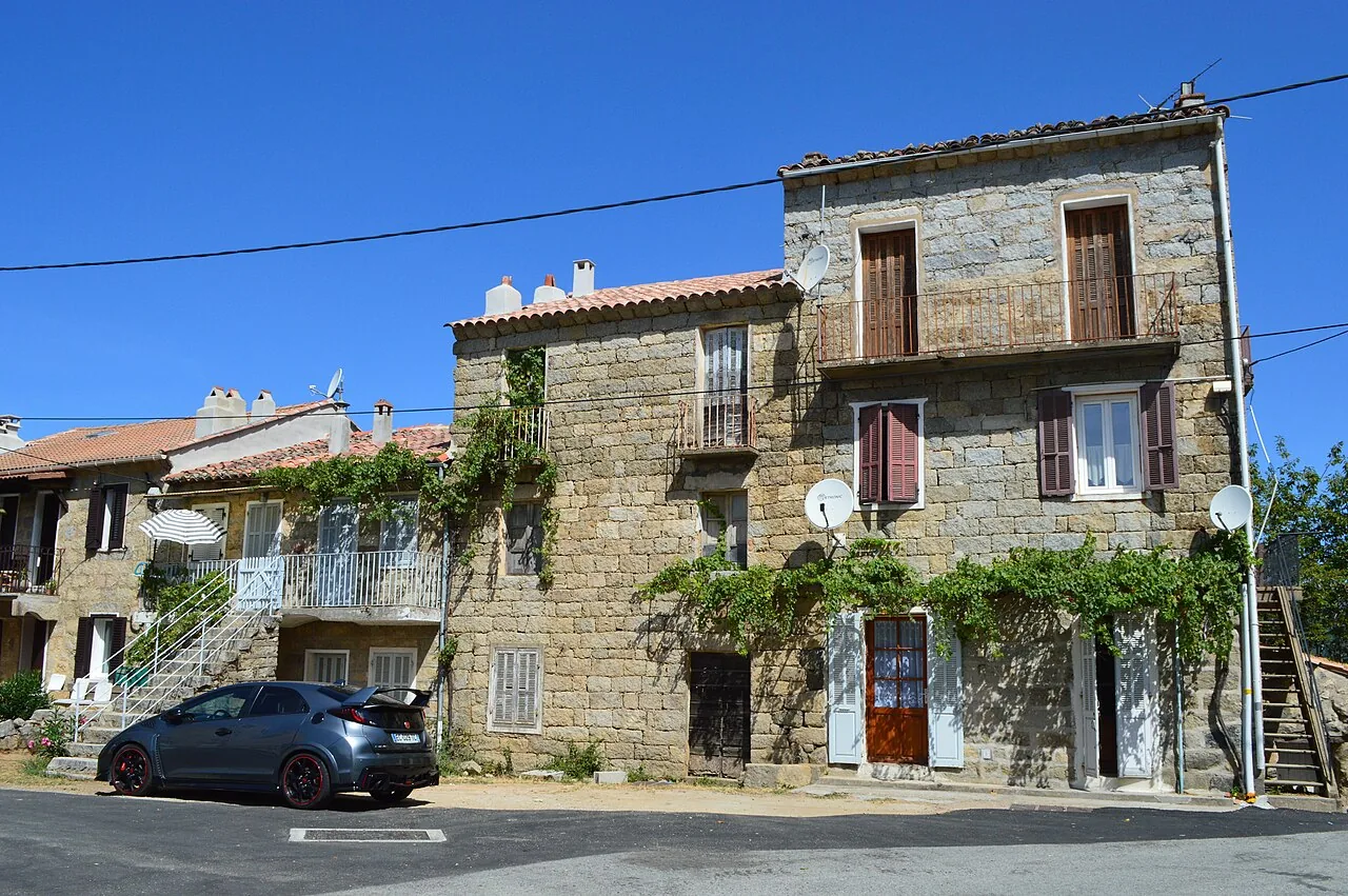 Maisons traditionnelles à Aullène
