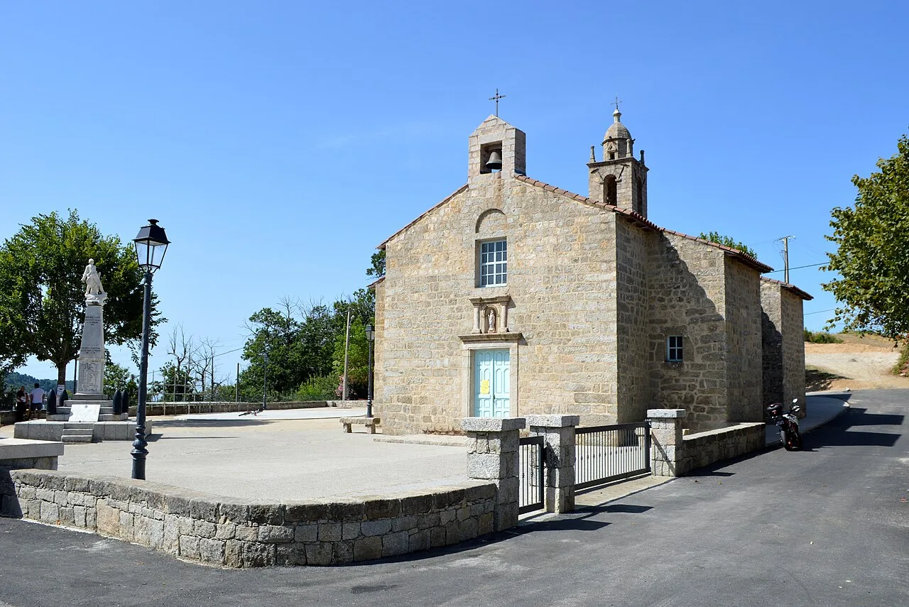 Église et place du village d’Aullène